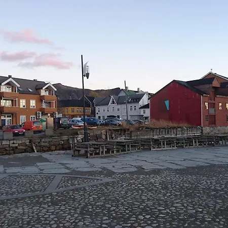 Lofoten, Markveien Villa *